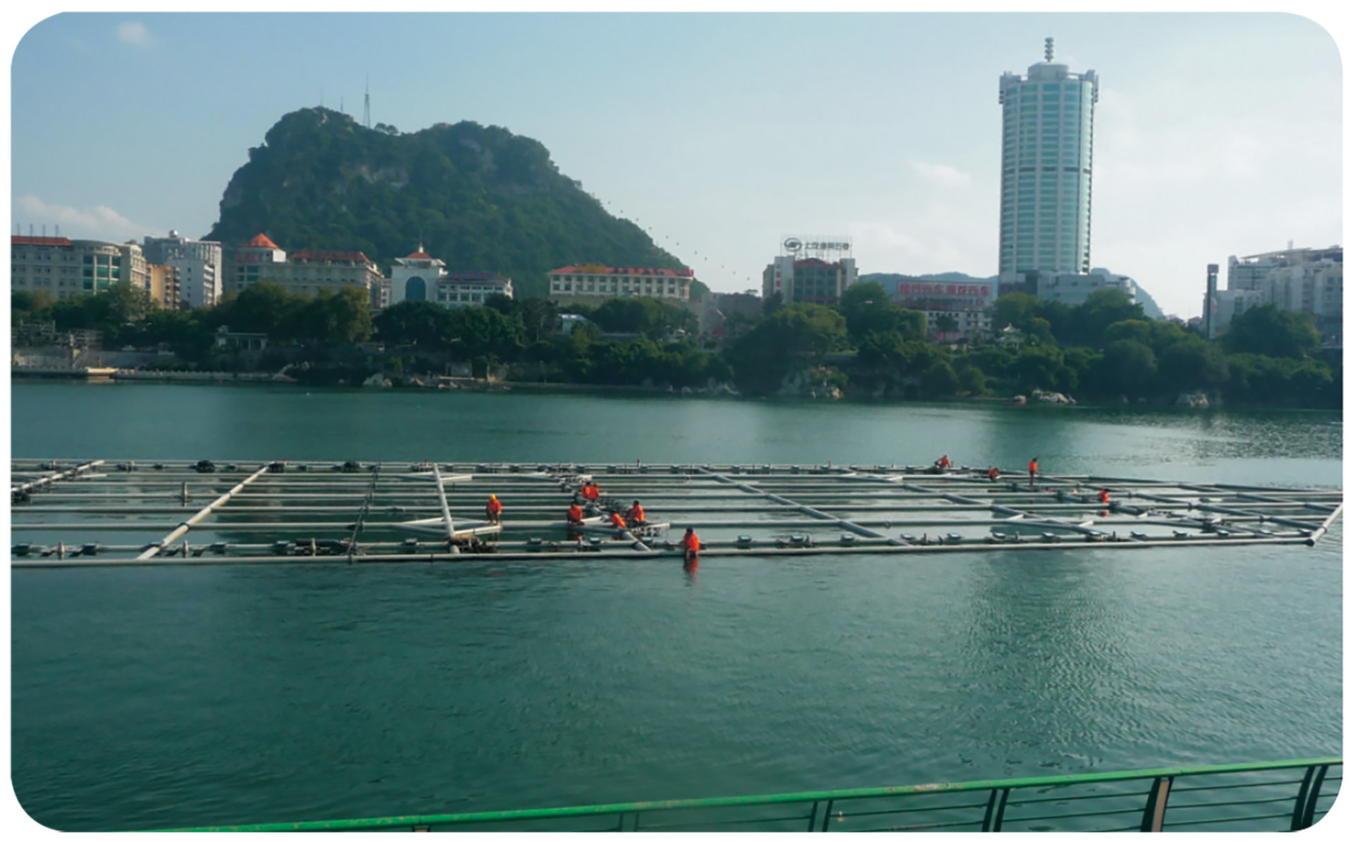 廣西柳州百(bǎi)裏柳江噴泉(quan)