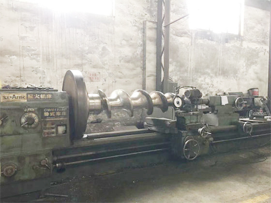 喂(wei)料螺旋軸加(jiā)工