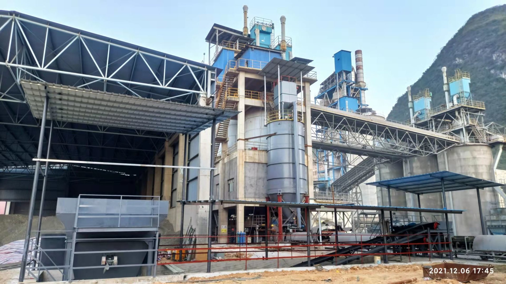 魚峰水泥磷(lín)石膏上料系(xi)統技改工程(cheng)