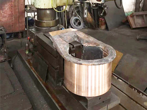 銅(tong)抱夾加工